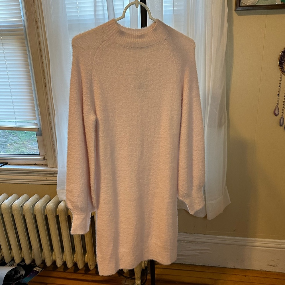 NWT Zesica Balloon sleeve turtleneck sweater - Size Medium